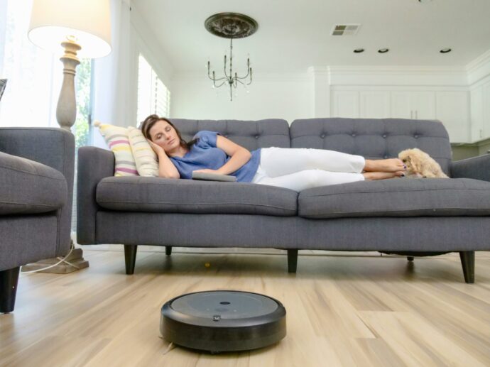 Dárky, vysavač. Foto © pexels