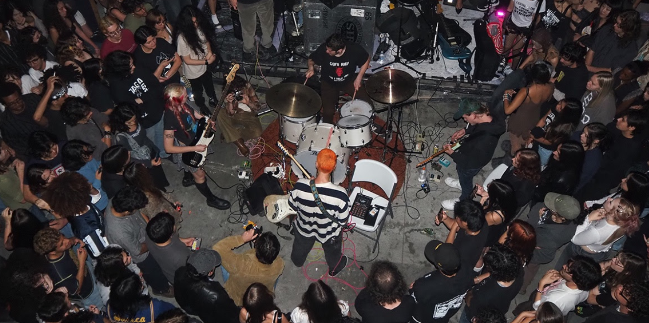 Foto: © They Are Gutting a Body of Water